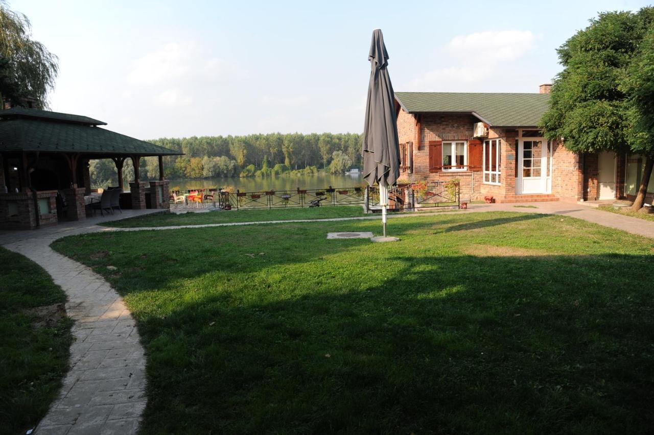 Vila Odmor Na Dunavu Beocin Exterior photo